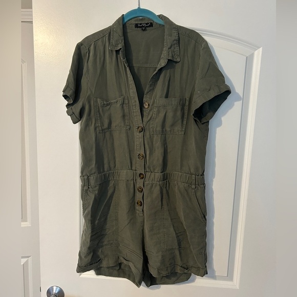 Velvet Heart Pants - Velvet Heart Olive Green Button-Up Romper Size Medium